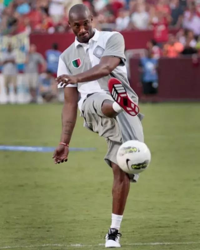 船记：我跟队报道多年，凌晨赶走队史GOAT真是头回见（船记：随队多年 头一次见凌晨送走队史第一人）