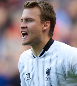 德甲生涯第10次戴帽，凯恩赛后将比赛用球带走收藏（凯恩德甲生涯第10次上演帽子戏法，赛后捧走比赛用球留作纪念）