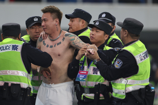 那不勒斯经历10轮点球晋级意杯8强，孔蒂：我们更配得上晋级（那不勒斯苦战十轮点球挺进意杯八强，孔蒂：晋级当之无愧）