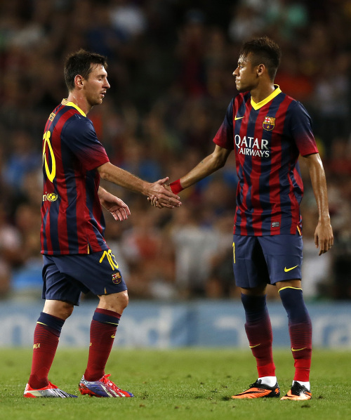 马卡：皇马高层连夜开会，确定欧冠对曼城是阿隆索生死战（马卡报称：皇马高层连夜商议，认定欧冠战曼城将成阿隆索的生死之战）