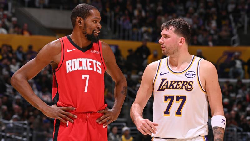 攻入里昂队史欧战第500球，托利索上演职业生涯首次帽子戏法（托利索打进里昂欧战队史第500球，职业生涯首次戴帽）